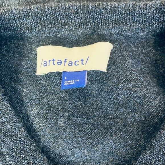 Artefact Navy 100% Merino Wool V Neck Sweater Size L - Picture 4 of 6